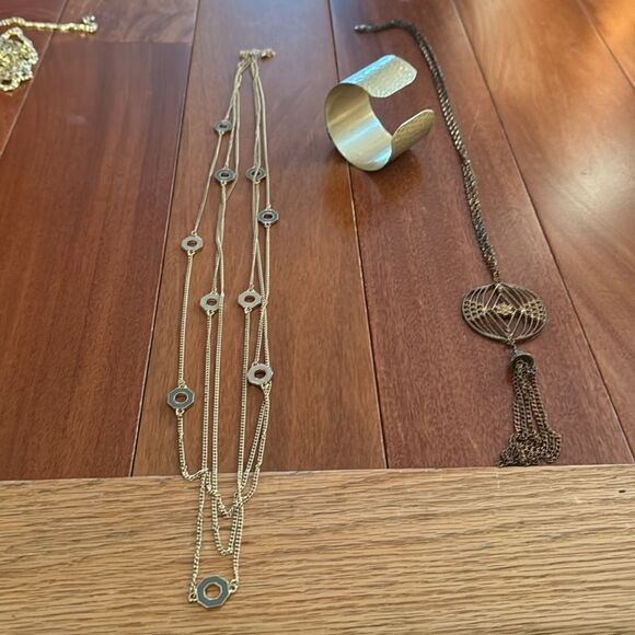 Bundle of 2 long necklaces and one bangel - Picture 2 of 7